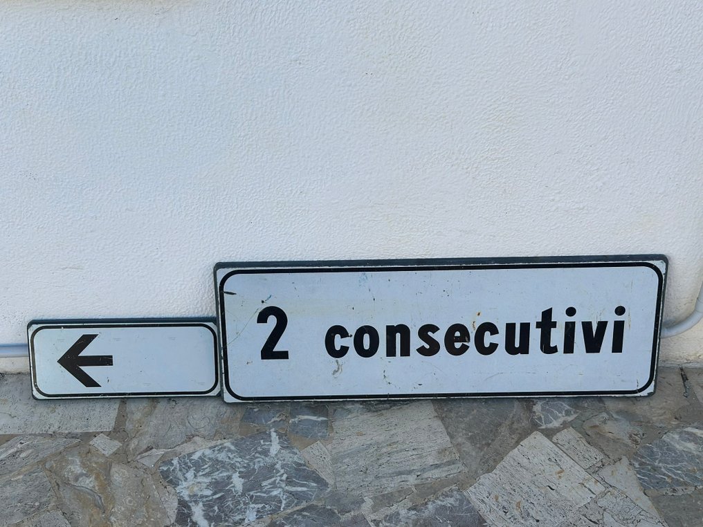 SISE - dwa kolejno - Znak drogowy (2) - Żelazo #1.0