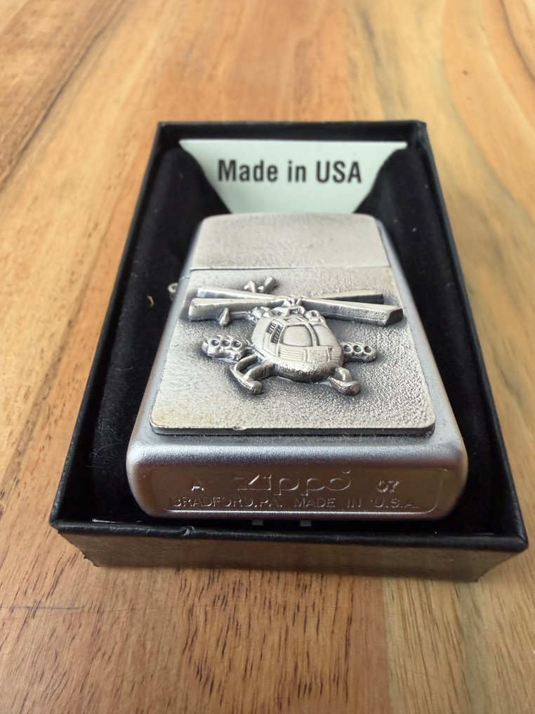 Zippo - 芝宝 - Classic - 没有保留价 - 口袋打火机 - 钢材（不锈钢） #1.0