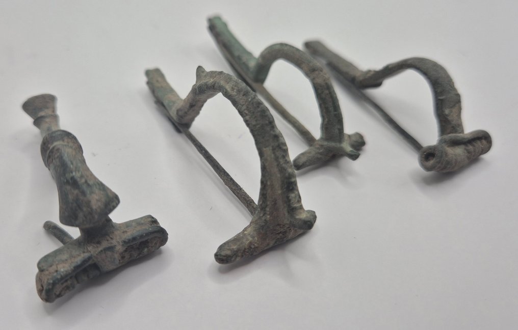 古罗马，帝国 黄铜色 腓骨  (没有保留价) #3.2