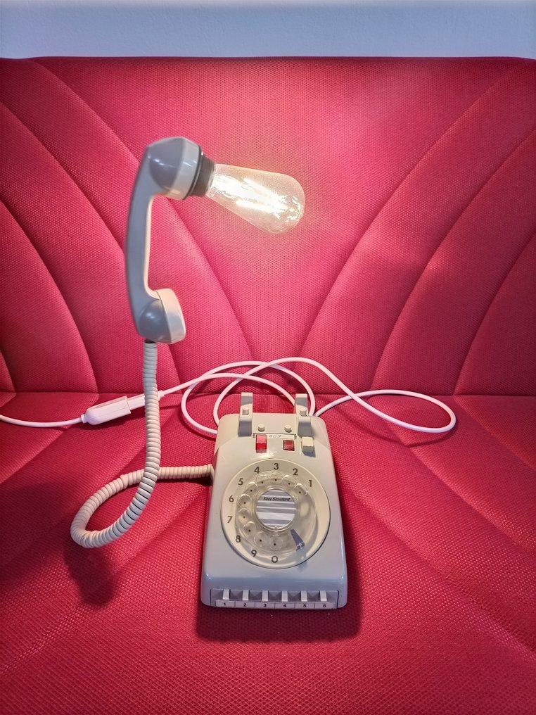 Επιτραπέζιο φωτιστικό - Πλαστικό #1.0