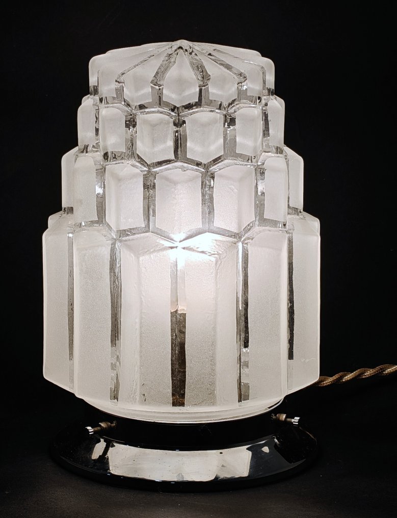 Επιτραπέζιο φωτιστικό - ουρανοξύστης - Γυαλί, Μέταλλο #1.0