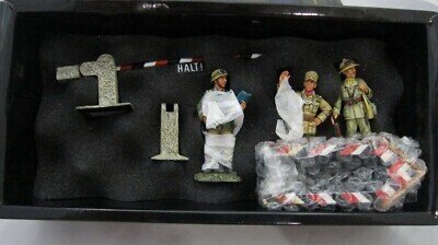 King & Country - king & country - Statue - Grenzpost met wachthuisje en slagboom + 3 figuren  (3) - Tinn #1.0