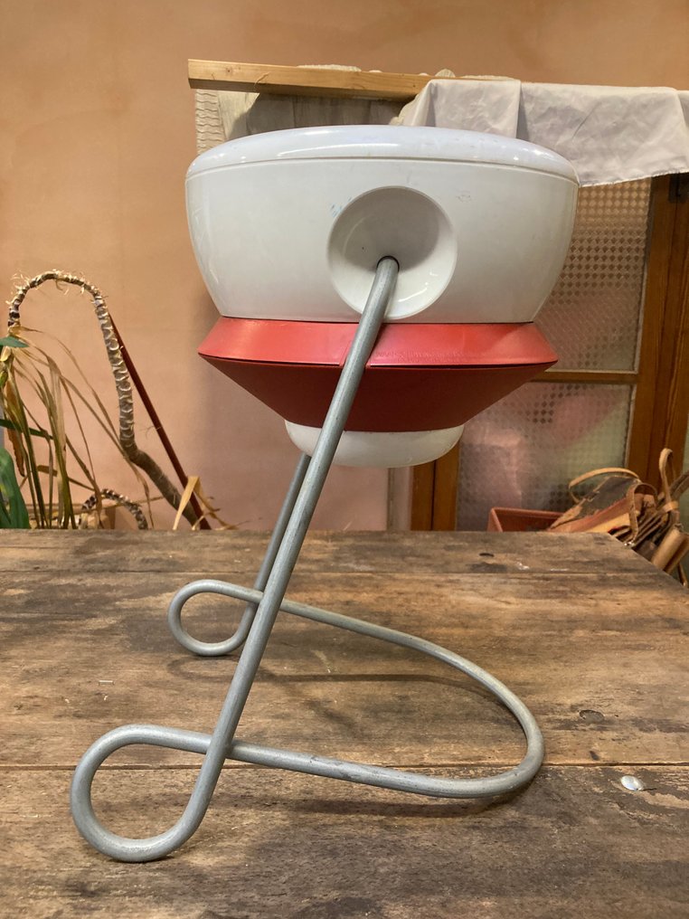 Grolsch - Side table - Iron #1.0