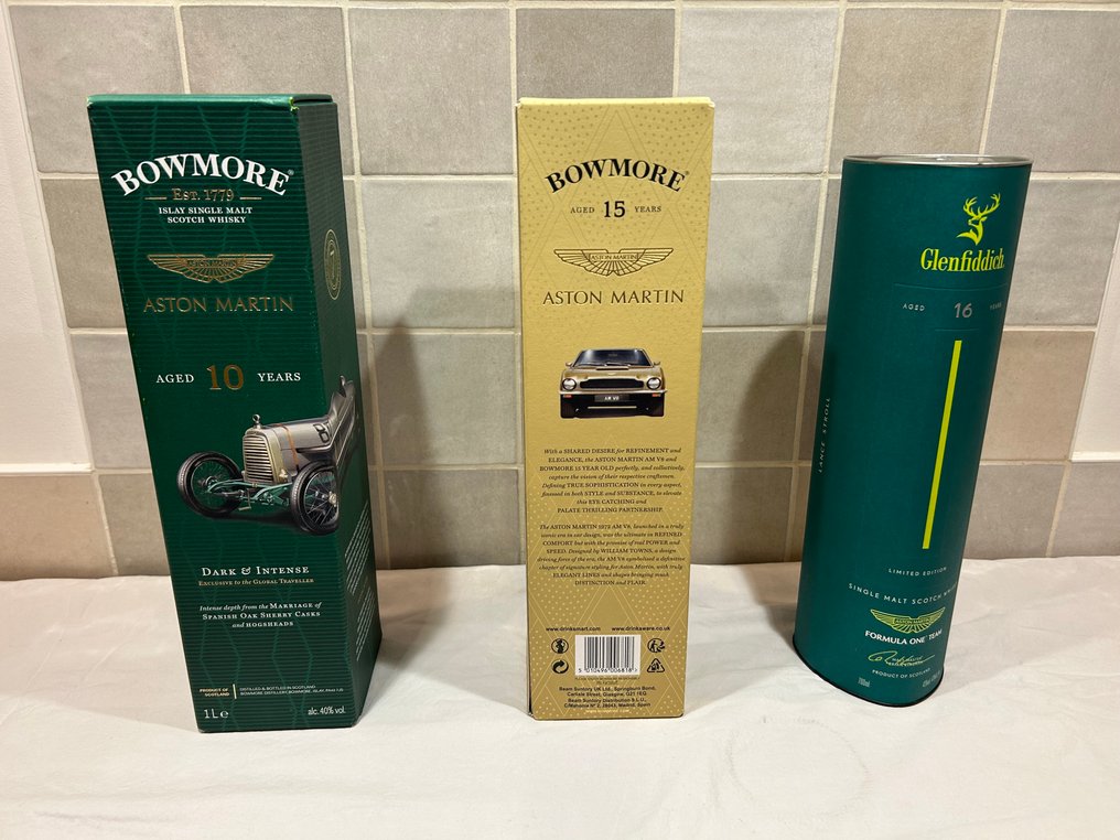 Bowmore 10yo + Bowmore 15yo + Glenfiddich 16yo Aston Martin - 1 Litre, 70 cl - 3 flasker #1.0