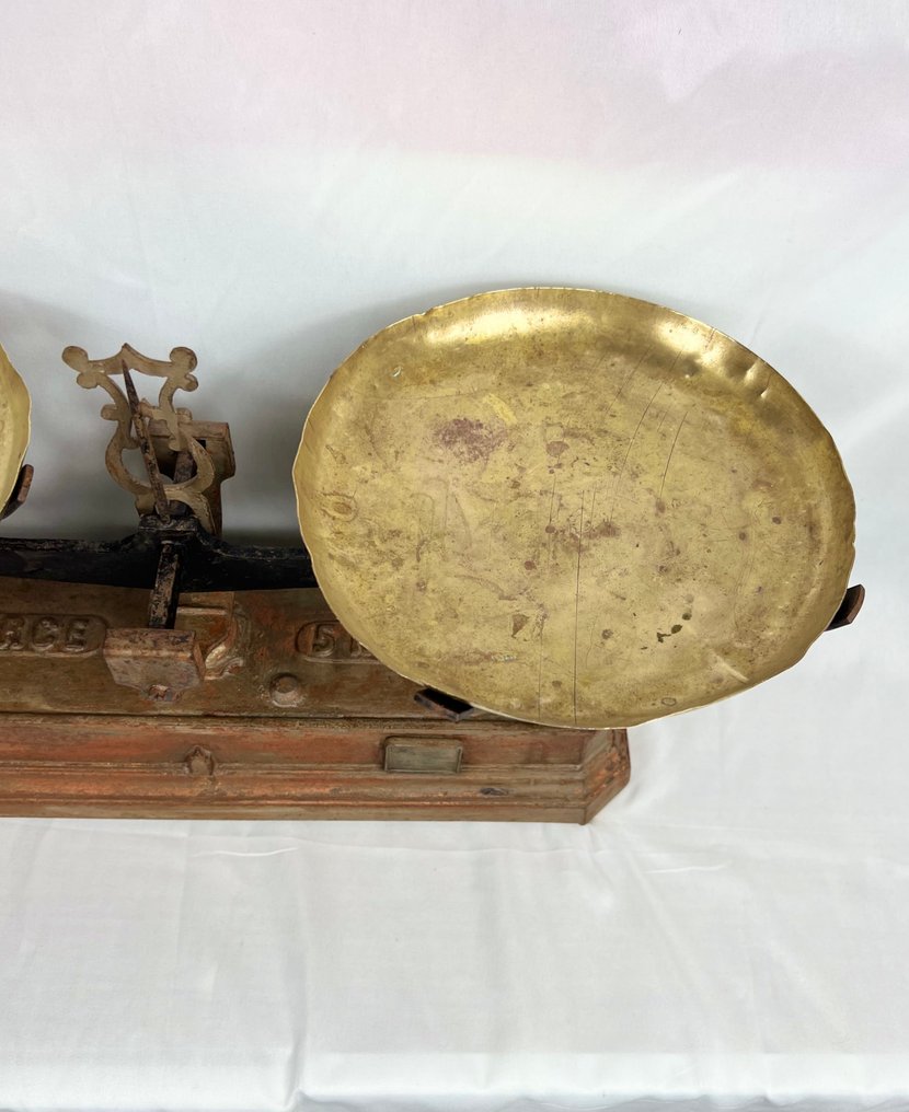 FORCE 5 Kilos - Scale - Plate - Antique balance scale #3.2
