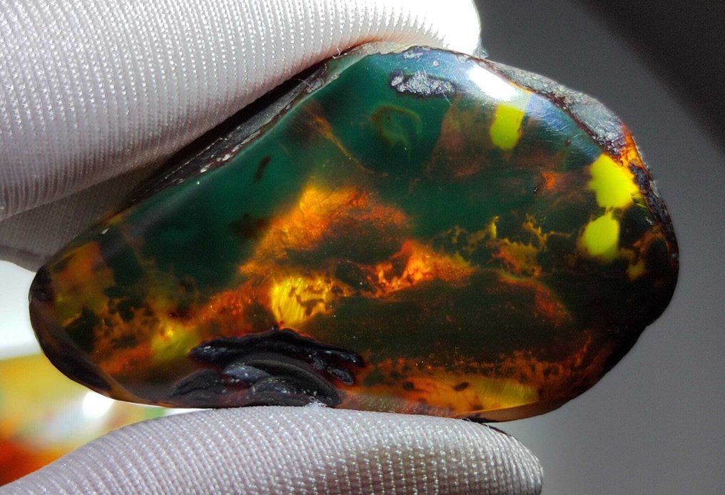 多米尼加绿色琥珀！！高品质- 285克拉- 无底价 - 琥珀  (没有保留价) #3.2