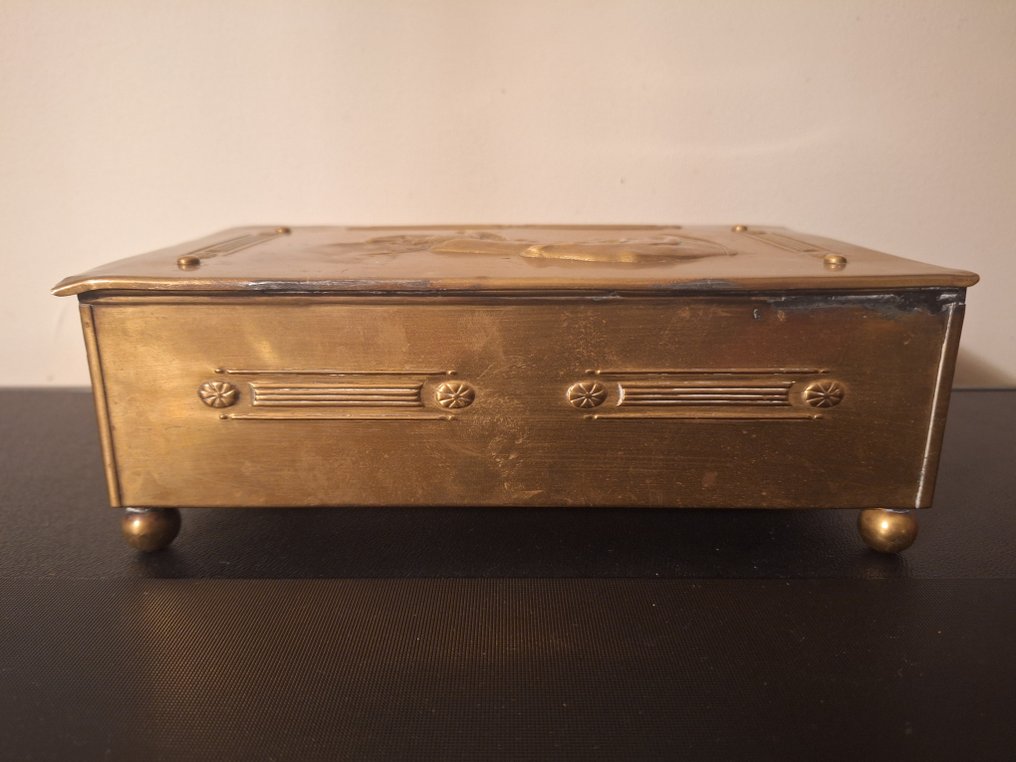 Atelier STAF - Casket - pressed brass - Boudoir box Art Nouveau #4.3