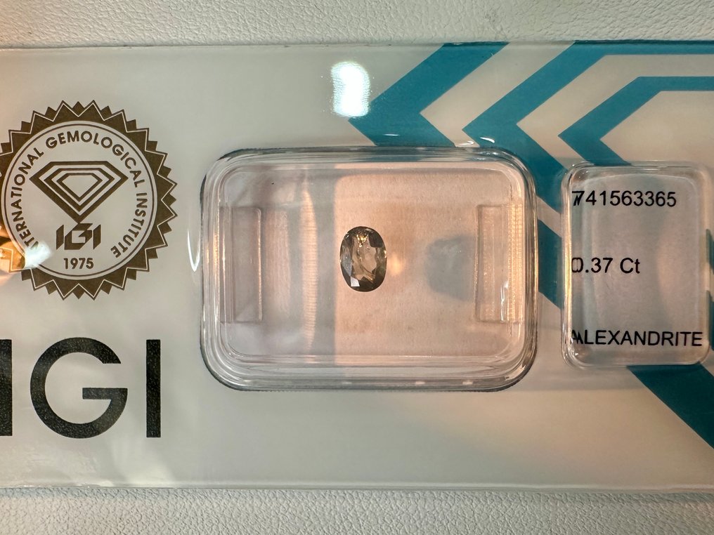 Nincs minimálár - 1 pcs Zöld, Lila Alexandrit - 0.37 ct - Nemzetközi Gemmológiai Intézet (IGI) #1.0