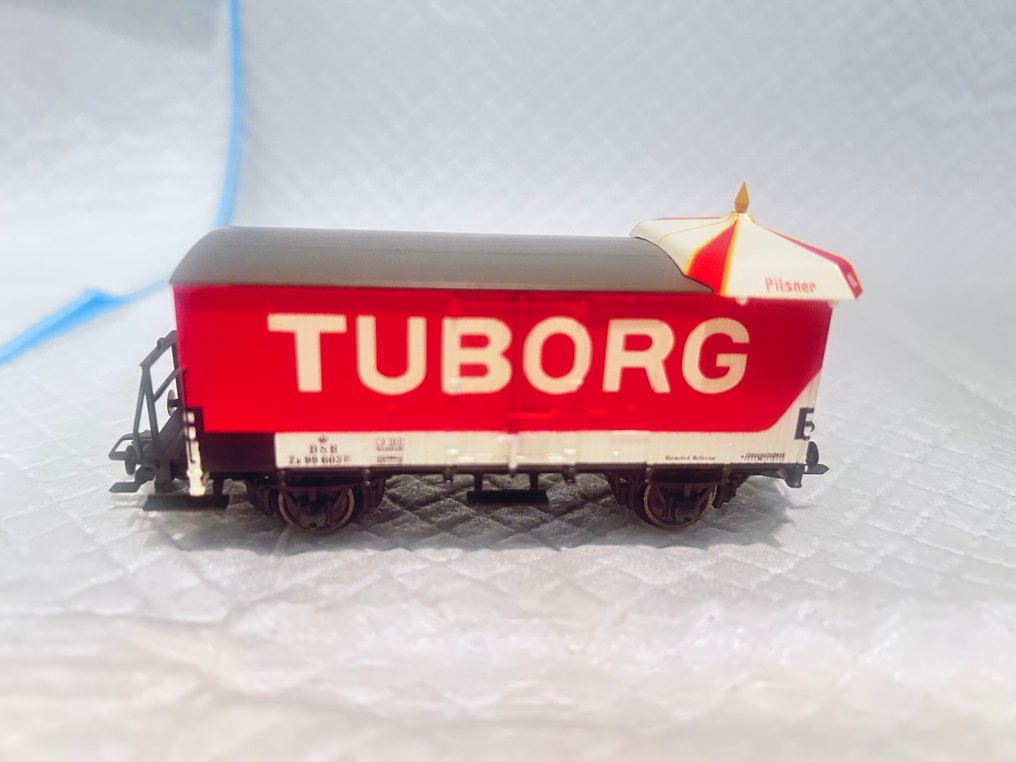 Märklin H0 - 48777 - Σετ τρένου μοντελισμού μεταφοράς εμπορευμάτων (1) - Όχημα μπύρας 'Tuborg' - DSB #3.2