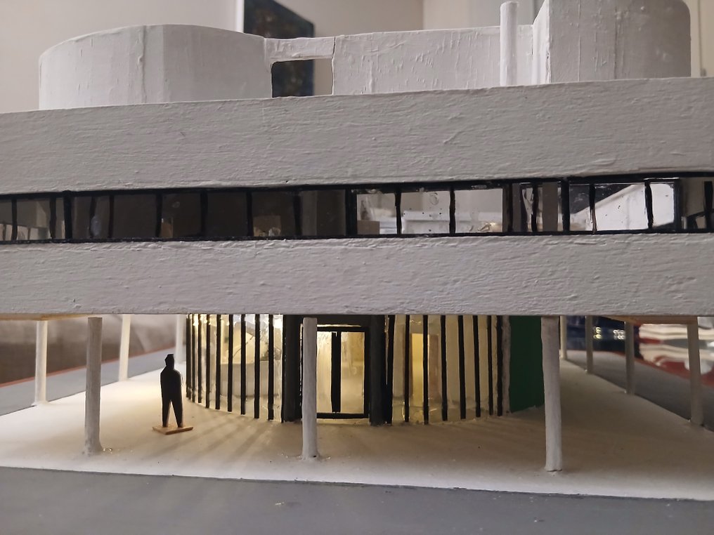 Μοντέλο εκπαίδευσης/επίδειξης - βαλσά, πολύστρωτο pioppo, ακρυλική βαφή, διαφανές ακέτατο, κόλλα βινυλίου - 2025 - Le Corbusier #2.1