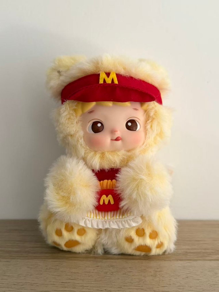 Pop Mart - Toy figurine Hacipupu from the Gummy Bear Series #1.0