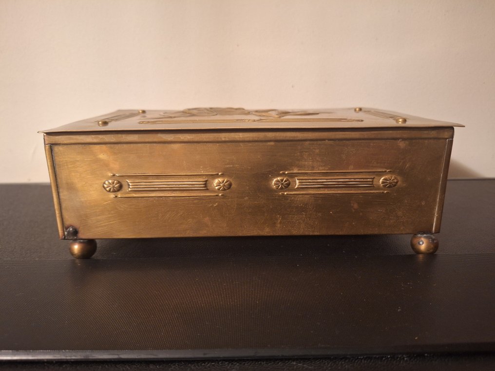 Atelier STAF - Casket - pressed brass - Boudoir box Art Nouveau #2.1