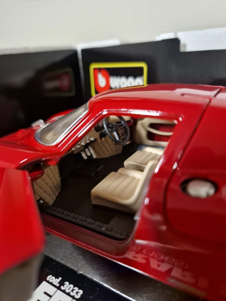 Bburago 1:18 - Model car - Ferrari - 250 lumens #2.1