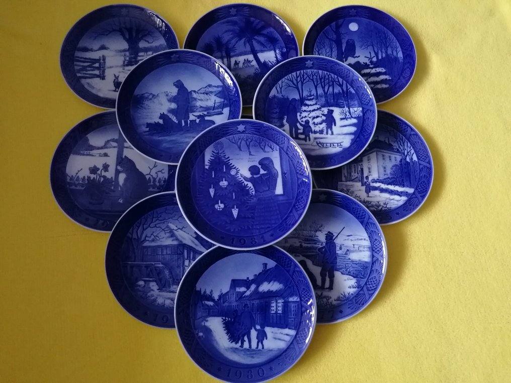 Royal Copenhagen - Kay Lange - Piatto piano (12) - Glade Jul / Merry Christmas - Porcellana #1.0