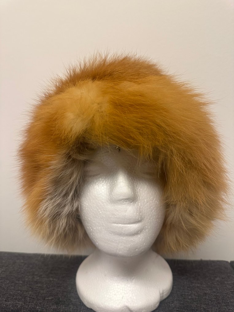 Norwegian Rain - Hut (1) - Fuchs #1.0