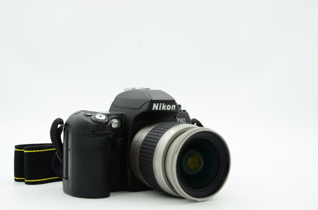 Nikon F80 + Nikon AF Nikkor 28-80 F3.3-5.6G Egylencsés reflex fényképezőgép (SLR) #1.0