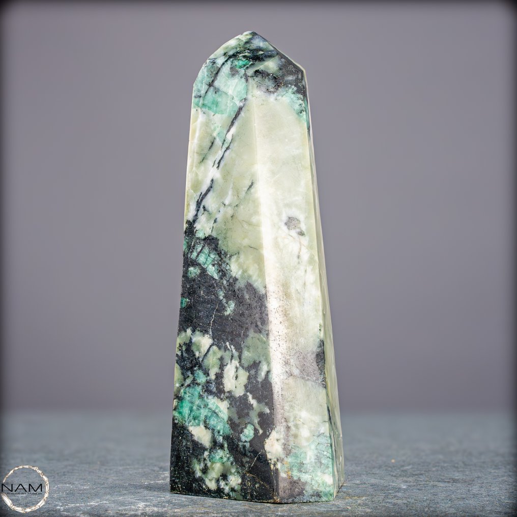来自传奇的穆佐矿的雄伟翡翠方尖碑 – 地球上的一颗宝石- 276.49 g #2.1