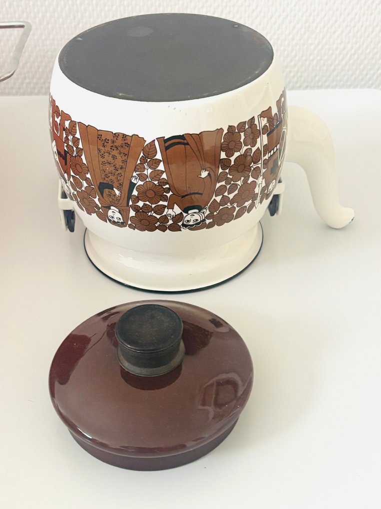 Arabia - Kaj Franck - Teapot - Knights - Enamel - Design the teapot Kaj Franck. #2.1