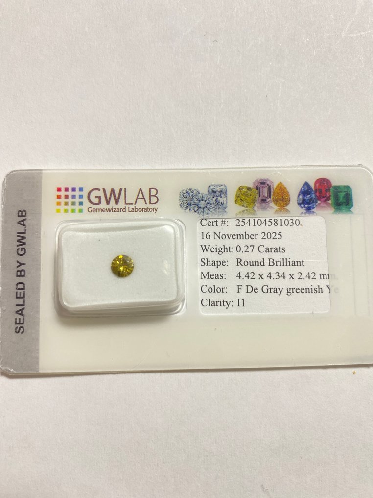 Nincs minimálár - 1 pcs Gyémánt (Színkezelt) - 0.27 ct - Kerek - Fancy deep Szürkés, Zöldes, Sárgás Sárga, Zöld, Szürke - I1 - Gemewizard Gemmológiai Laboratórium (GWLab) #1.0