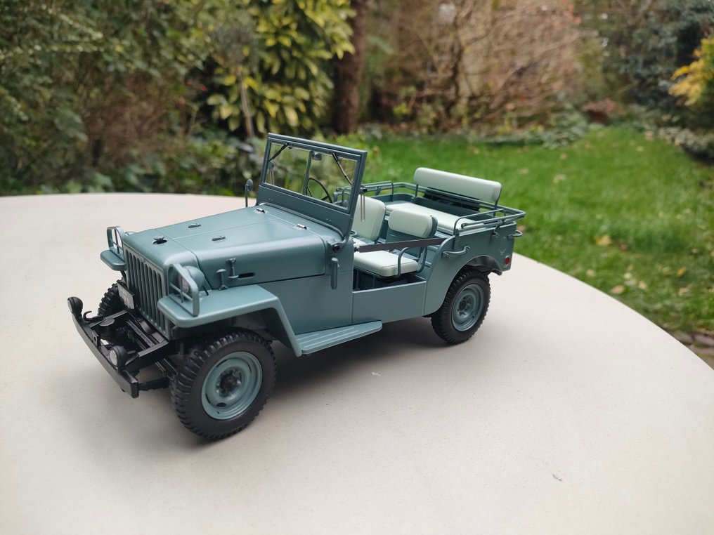 Kyosho 1:18 - Modellino di auto - Toyota Land Cruser BJ uit 1951 - Davvero speciale! #1.0