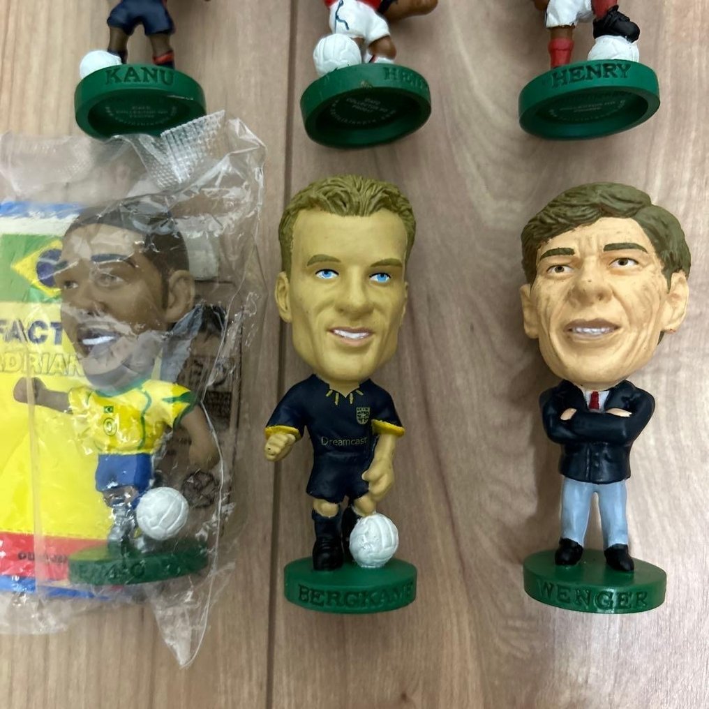 Figurine - Corinthian Soccer Player Figures set of (8) - Plastic #2.1