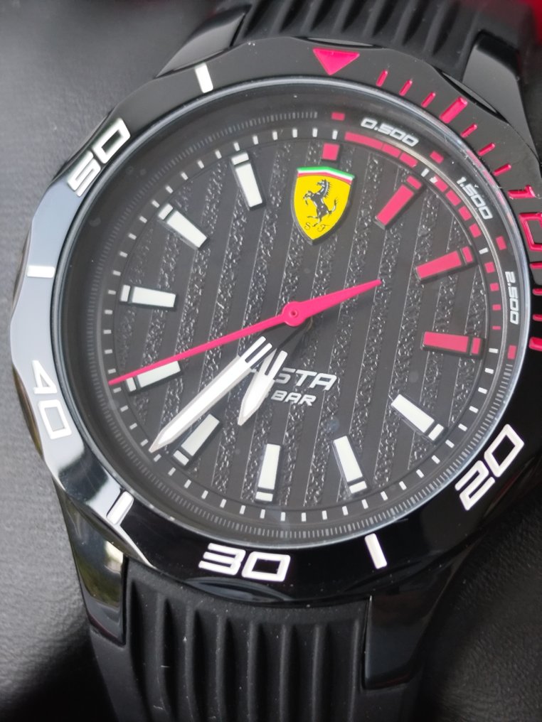 Watch - Ferrari - Pista - 2023 #1.0