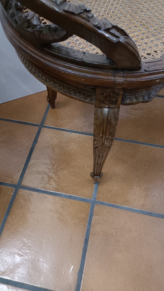 Banc d’entrée (2) - Noyer - petites banquettes sculptées #2.1