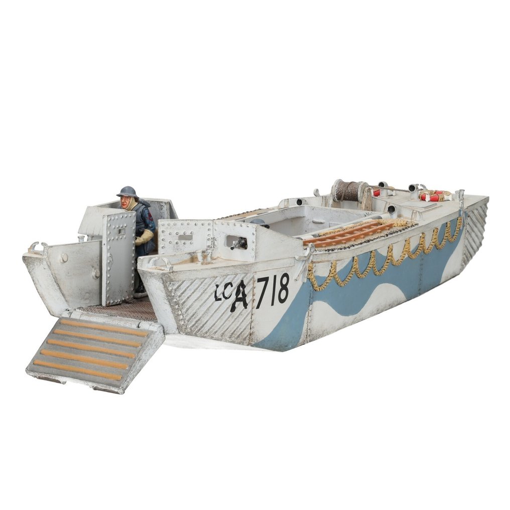 King & Country - World War II - D'Day - '44 Americans - Statue - D107 “The LCA 718 (Landing Craft Assault)” - Polystone #1.0