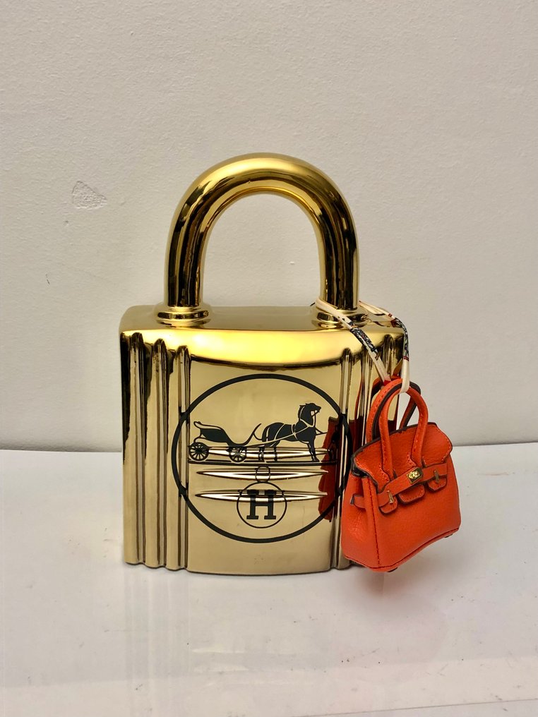 GF Exclusives - Hermès Lock Statue Artwork By: GF Exclusives #1.0