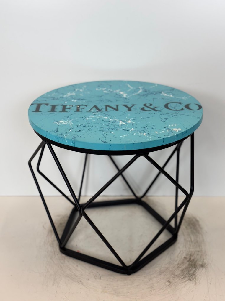 Rob VanMore - Tea-Time on Tiffany & Co. Table - ø40cm #1.0