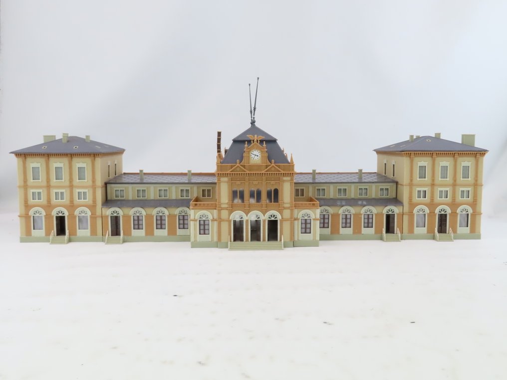 Faller H0 - 110111 - Byggnader till modelltåg (1) - Station 'Neustadt' #4.3