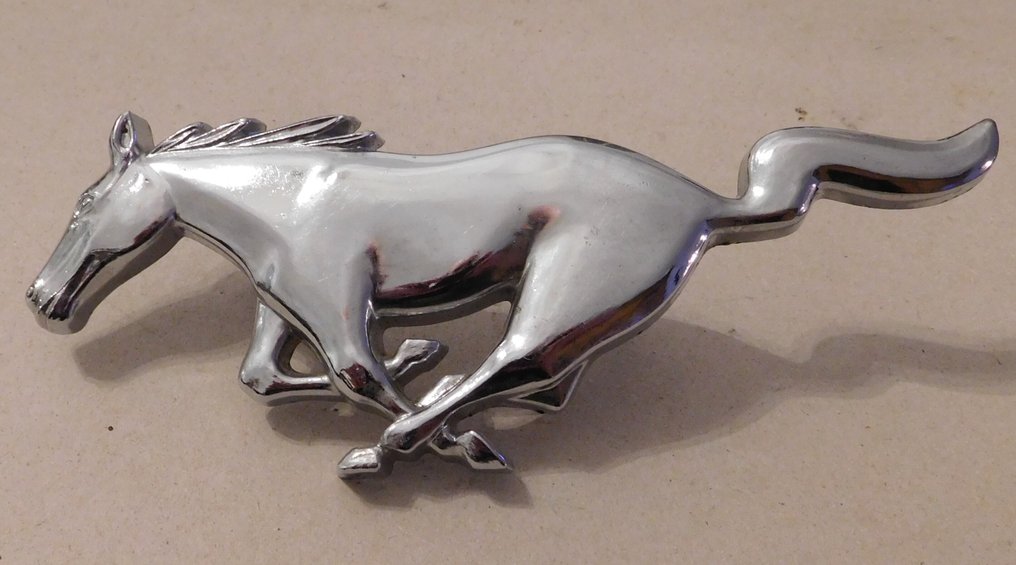 Car part (1) - Ford - Mustang embleem - 1960-1970 #1.0