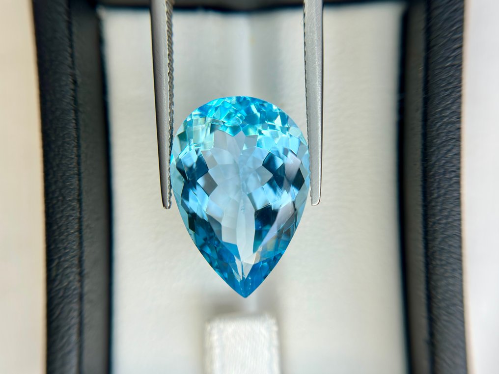 沒有保留價 - 1 pcs 藍色 黃玉 - 20.29 ct - 國際有色寶石協會 (ICA GemLab) - 令人惊叹的光泽蓝色黄玉 #1.0