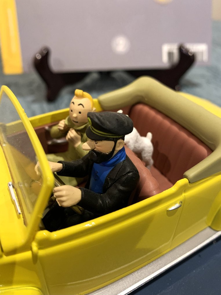 1:24 - Αυτοκίνητο μοντελισμού (2) - La décapotable de Haddock - Les 7 Boules de Cristal #1.0