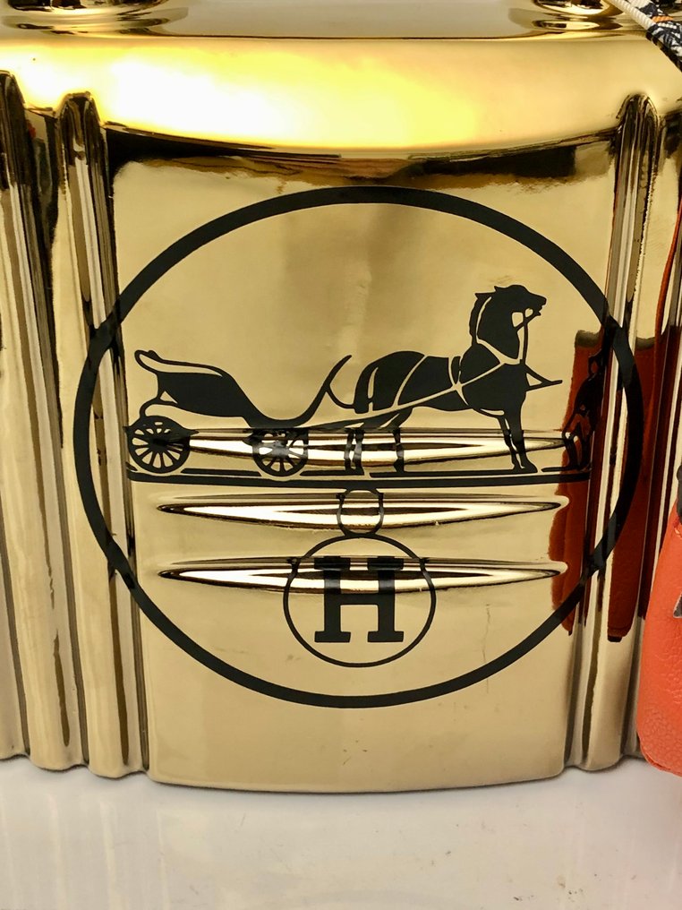 GF Exclusives - Hermès Lock Statue Artwork By: GF Exclusives #3.2