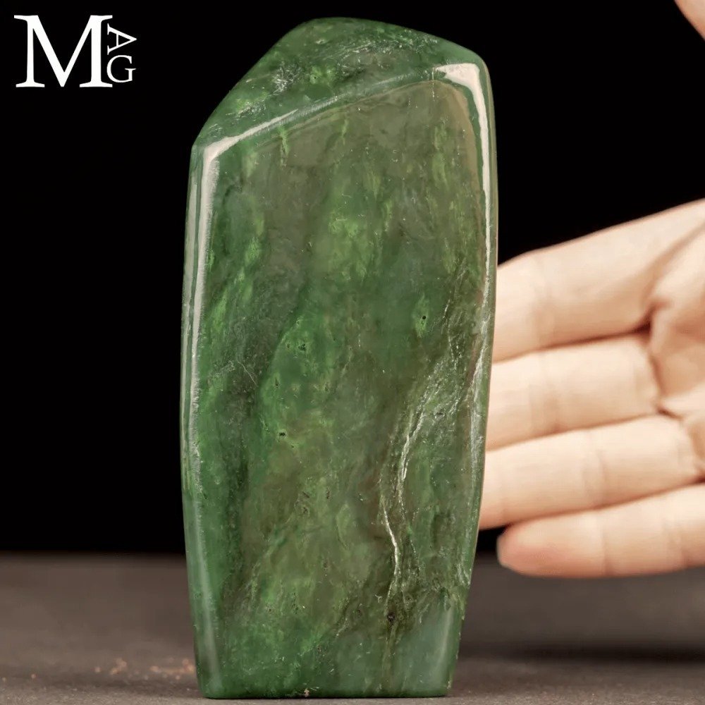 Extremely Valuable Mineral Specimen - Nephrite Jade from Burma Mines - Natural Free Form - Height: 131 mm - Width: 43 mm- 435 g #1.0