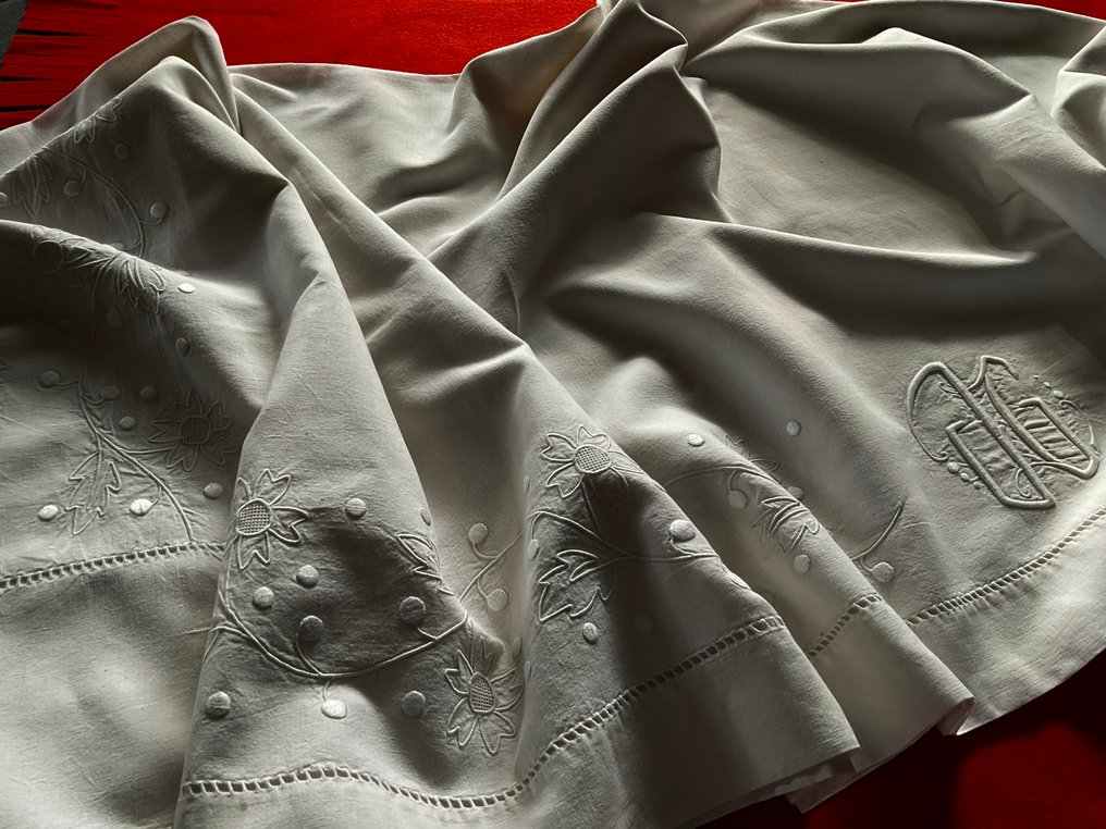 Noin 1930-luvun pellavainen vuodevaate, jossa J.G. -initialit. - Tekstiili - 3.2 m - 2.2 m #3.2