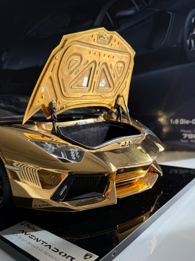 Pocher 1:8 - Modell sportbil - Lamborghini Aventador LP 700-4 1:8 Die-Cast Kit #4.3