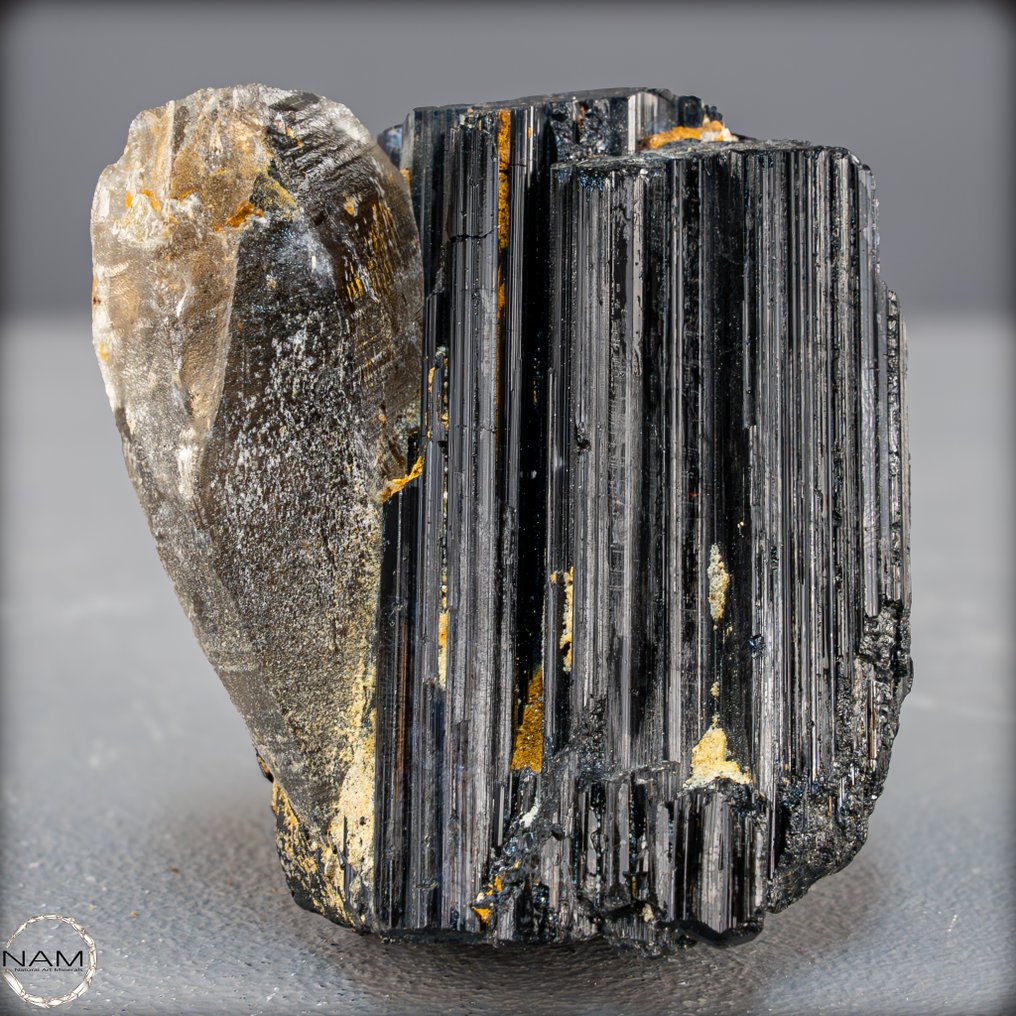 Natural tourmaline crystal with smoky quartz Very rare, from Brazil.- 373.02 g #3.2