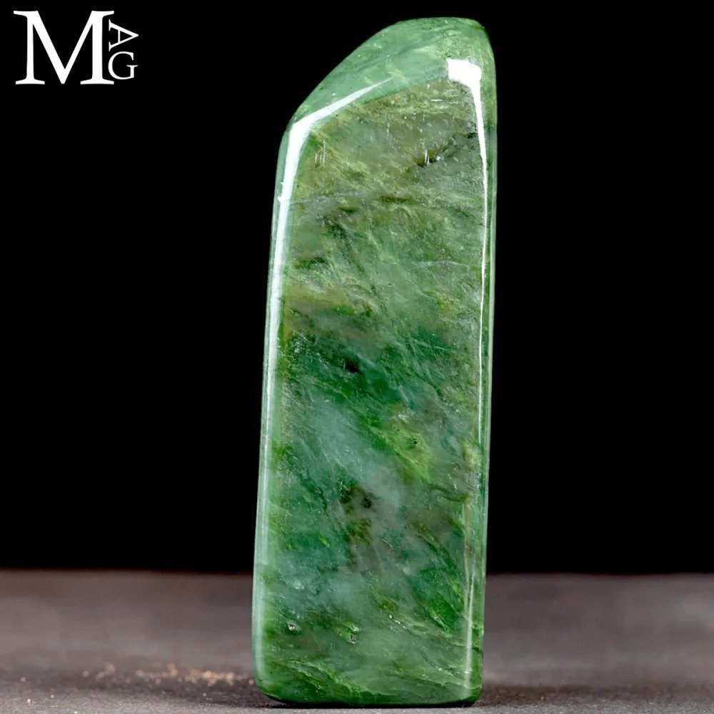 卓越品质的软玉 - 自由形态 - 缅甸标本 - 高度: 136 mm - 闊度: 62 mm- 485 g #3.2