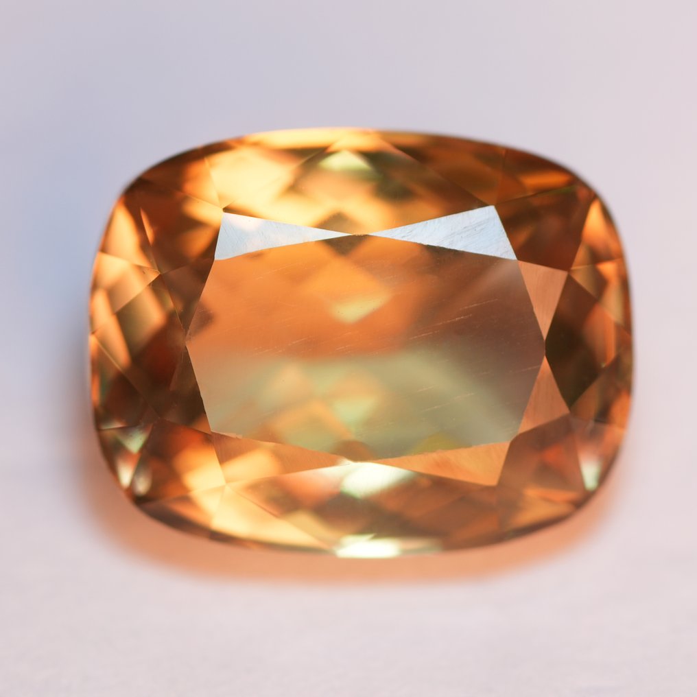 No Reserve Price Yellow, Green, Purple Diaspore - 5.07 ct - International Gemological Institute (IGI) - Finest Rare Color Change #1.0