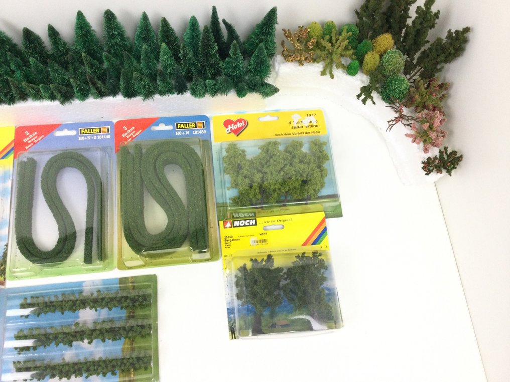 Bomen, bäume, trees, arbres H0轨 - 火车模型风景 (89) - 壮观的阔叶/针叶树木和篱笆以及一片油菜花田 #2.1