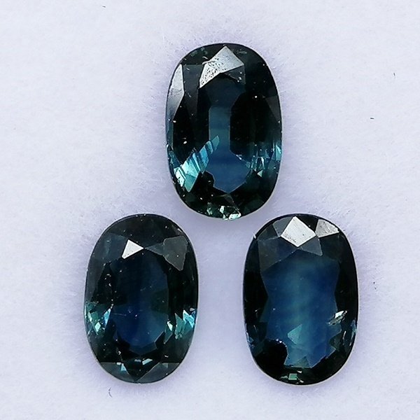 No reserve price - 3 pcs  Sapphire  - 1.76 ct - Instituto Gemólogico Español (IGE) - Leftovers without residues #1.0