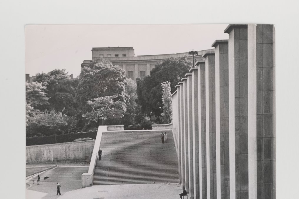Jean Ribière (1922 – 1989) - Elegance, Au palais de Chaillot 1960 #2.1