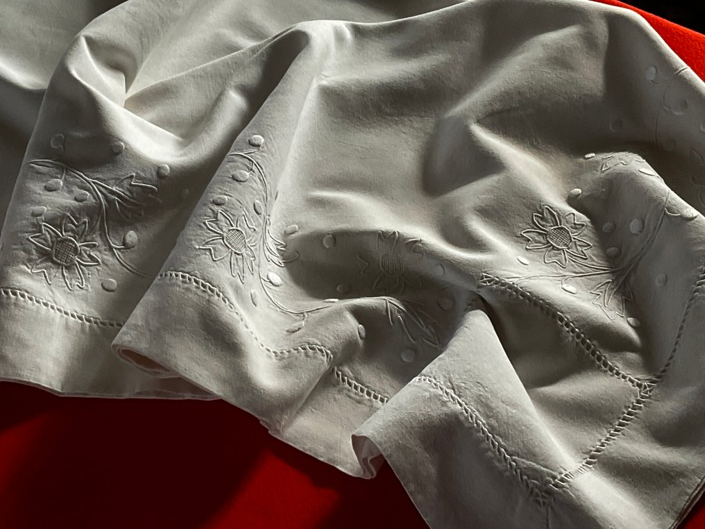 Noin 1930-luvun pellavainen vuodevaate, jossa J.G. -initialit. - Tekstiili - 3.2 m - 2.2 m #2.1