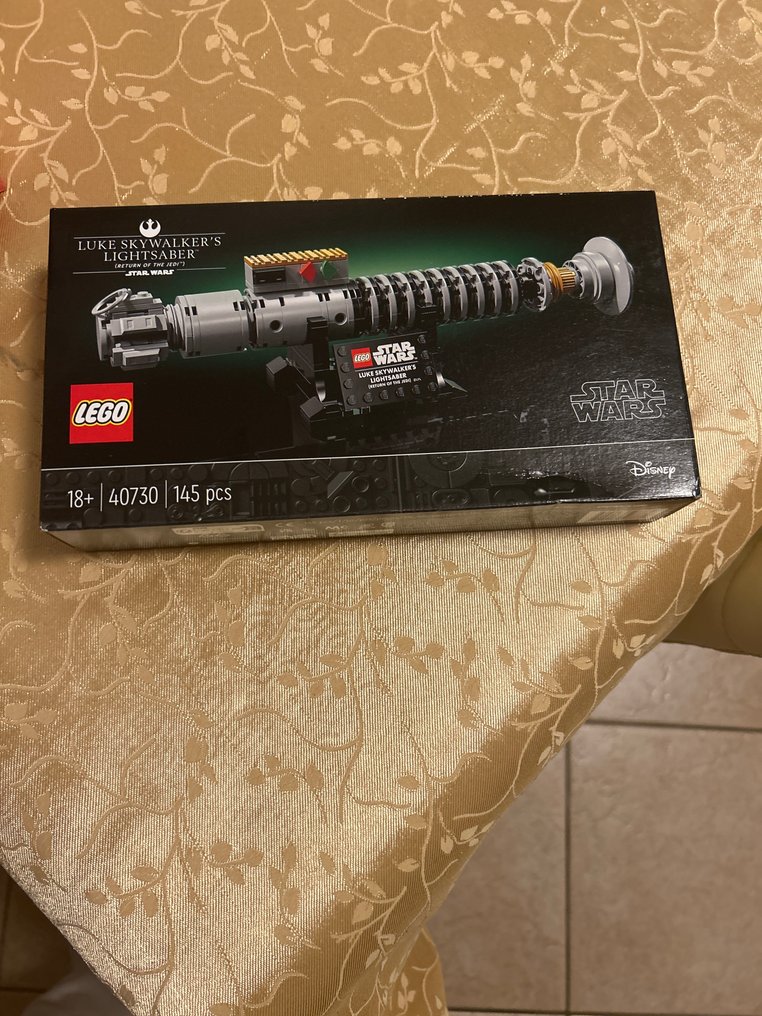 Lego Set - 40730 - Star Wars - Luke Skywalker’s lightsbear #1.0