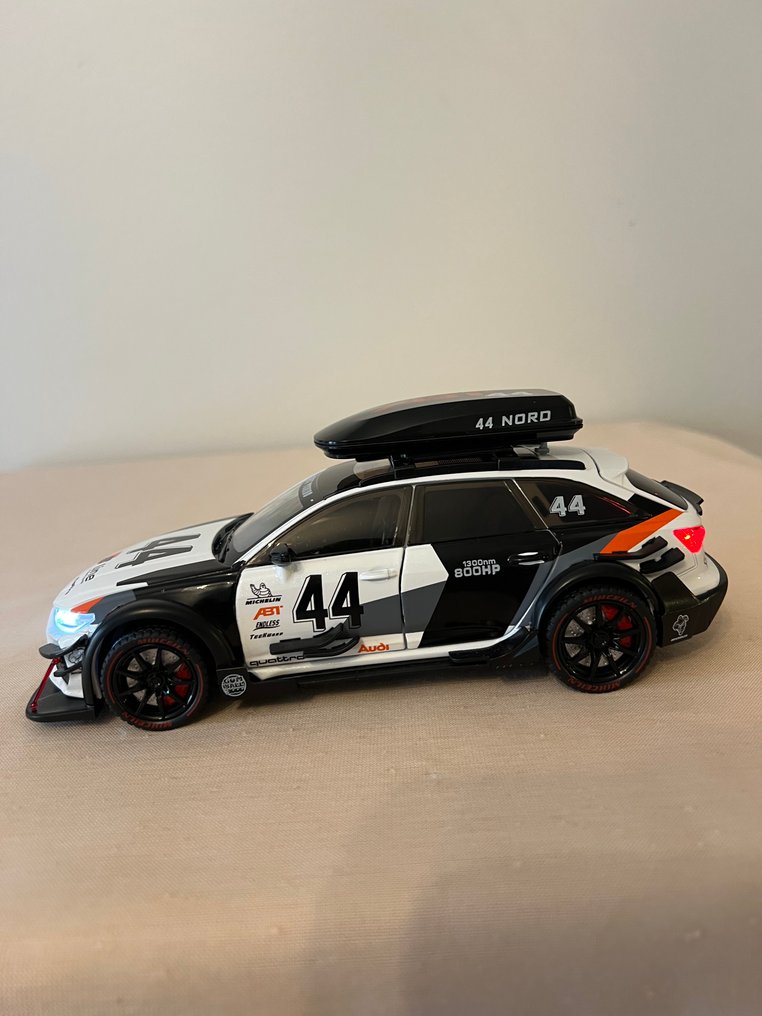 1:24 - Modellbil - Audi RS6 S line rally/street version (model car) #1.0