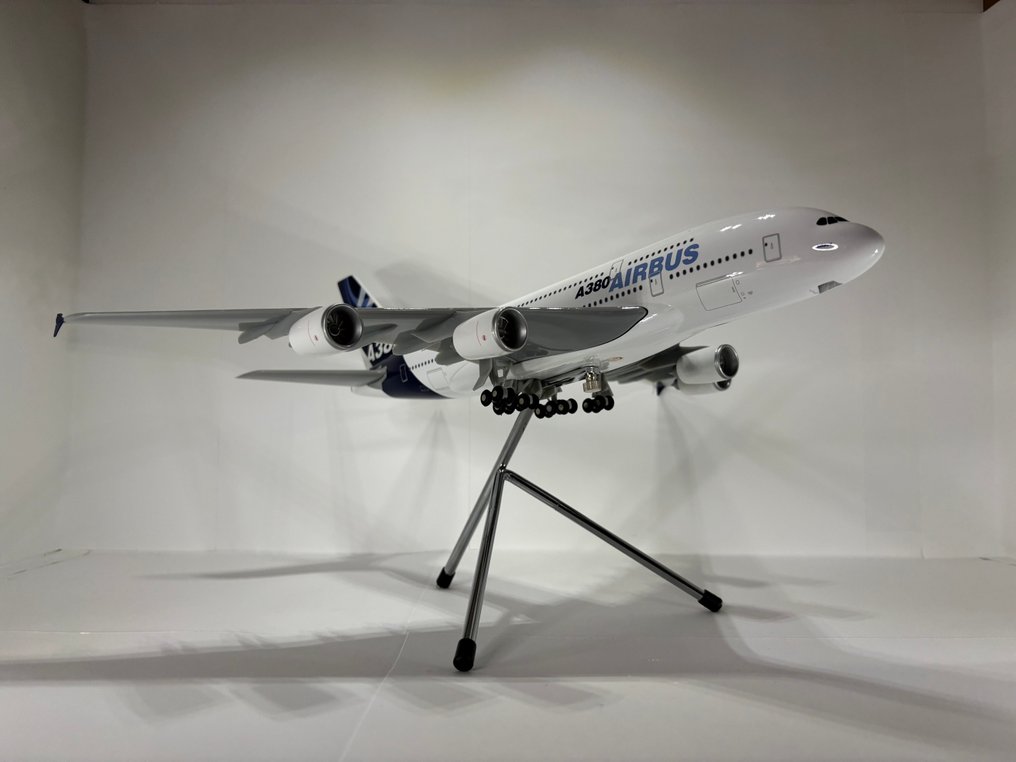 LUPA 1:200 - 模型飛機 - Airbus A380 #2.1