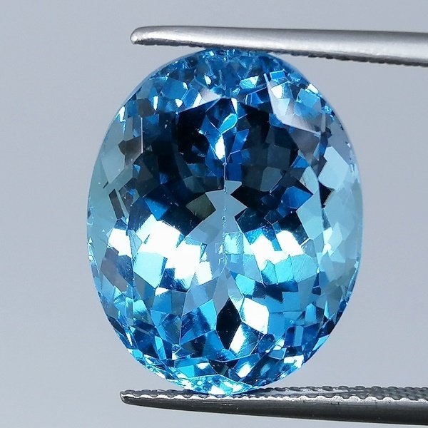 1 pcs  Blå Topas  - 22.05 ct - Instituto Gemólogico Español (IGE) #3.2