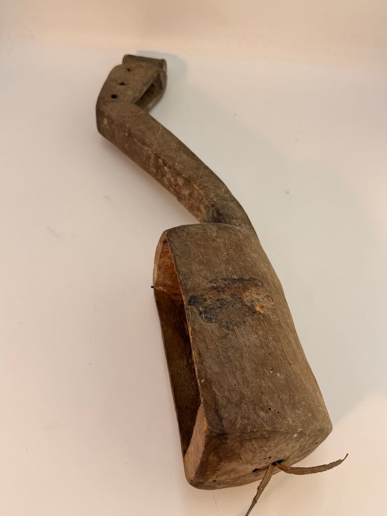 非洲古老的仪式用竖琴或齐特尔——雕刻木材和皮革——中非地区（刚果/加蓬） - 非洲古老的仪式用竖琴或齐特尔——雕刻木材和皮革——中非地区（刚果/加蓬） - 非洲  (沒有保留價) #1.0